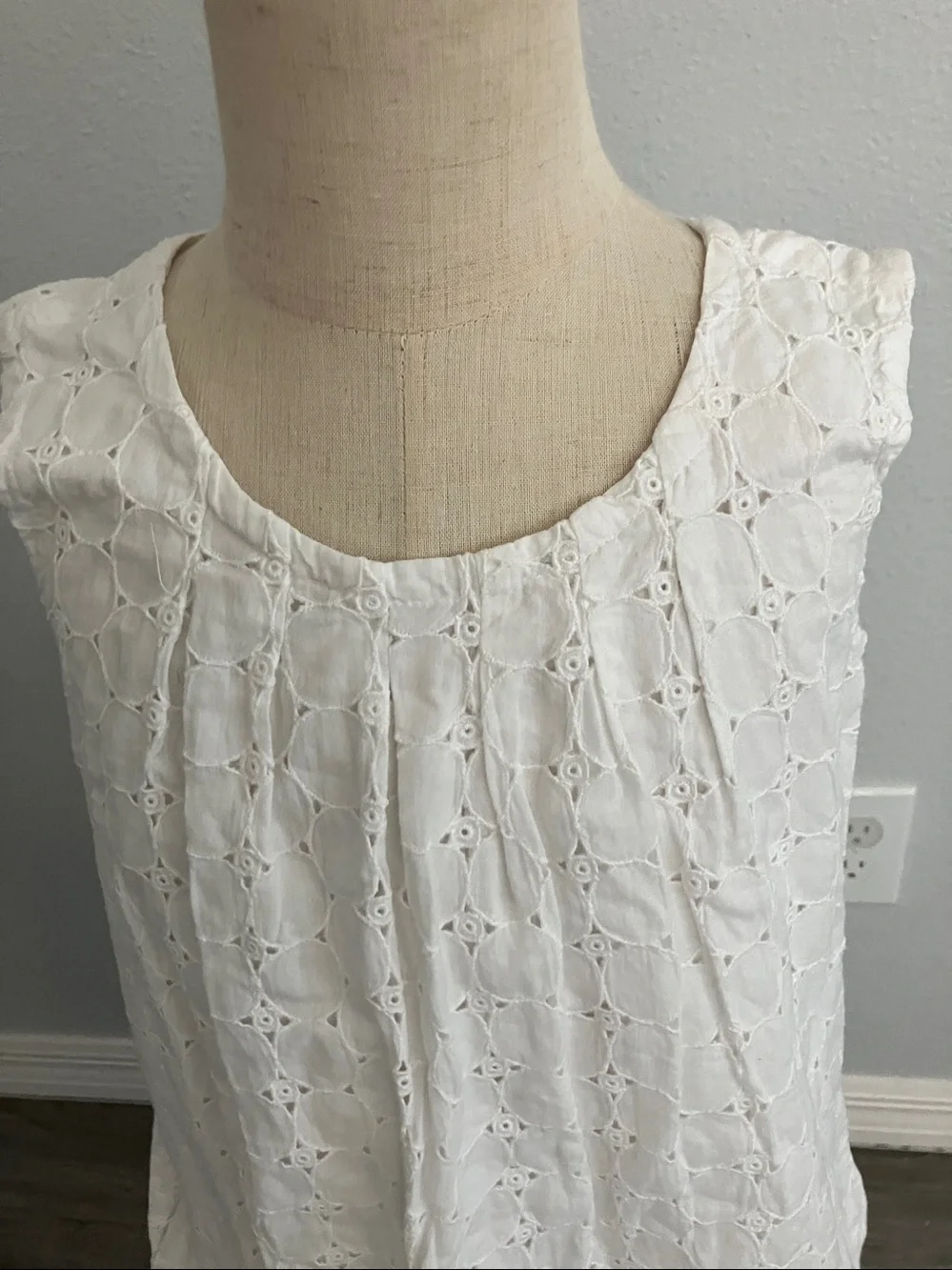 OLD NAVY Girls Sleeveless Eyelet Cotton White Shirt Dress | 6